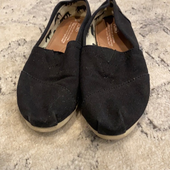 Toms women’s black slip on. - Picture 1 of 6